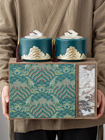 Set cadou de ceai într-o cutie, cu ceai Longjing și Xinyang Maojian, ambalaj elegant și recipient ceramic