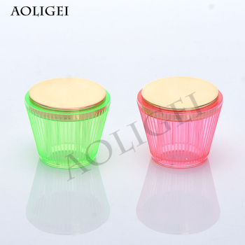 Capace pentru sticluțe de parfum din PP, acrilic și ABS – design modern, calitate înaltă