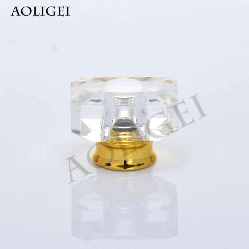 Capace pentru sticluțe de parfum din PP, acrilic și ABS – design modern, calitate înaltă