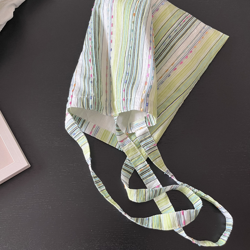 Zelena jacquard torba preko ramena s prugastim materijalom i gradientnim resicama, srednja veličina, poliester