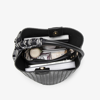 Ženska PU bucket torba s quilted dizajnom, mala, jednostruka naramenica, magnetsko zatvaranje, gradski stil za svakodnevnu upotrebu, jesen 2025