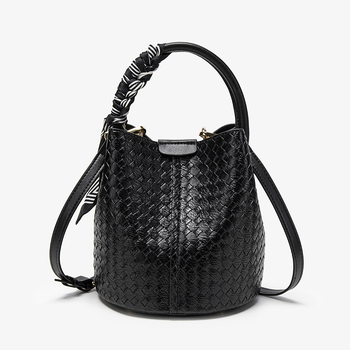Ženska PU bucket torba s quilted dizajnom, mala, jednostruka naramenica, magnetsko zatvaranje, gradski stil za svakodnevnu upotrebu, jesen 2025