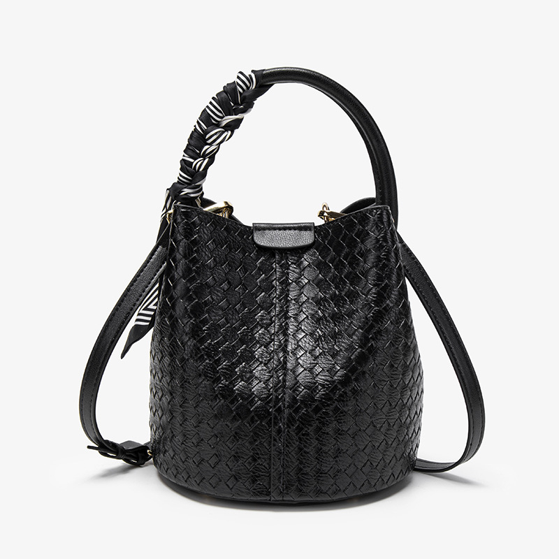 Ženska PU bucket torba s quilted dizajnom, mala, jednostruka naramenica, magnetsko zatvaranje, gradski stil za svakodnevnu upotrebu, jesen 2025