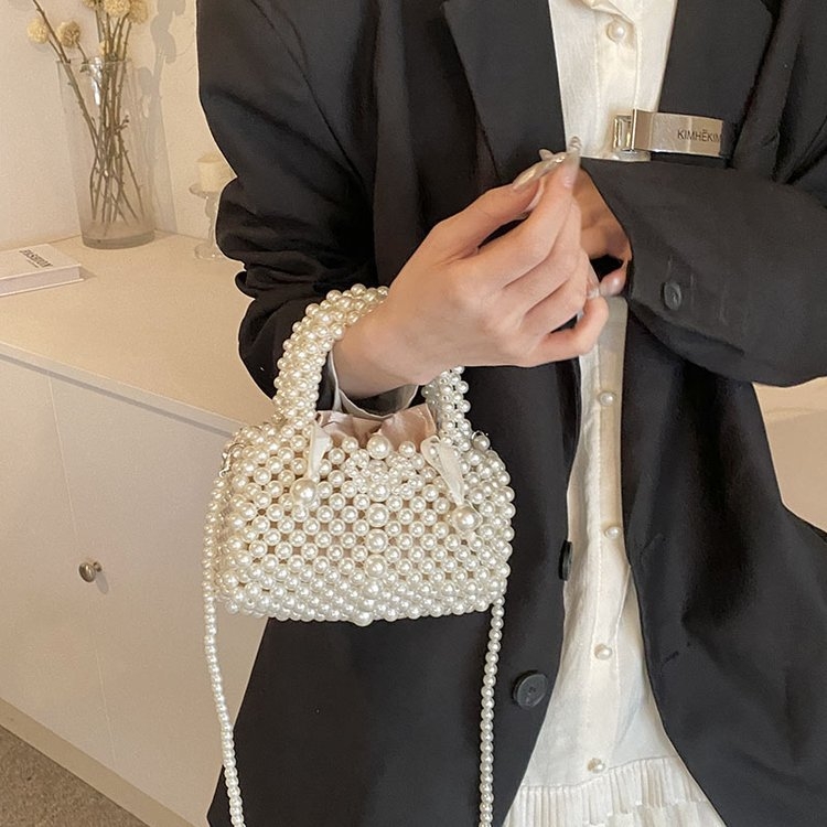 Svježa i elegantna ženska pletena crossbody torba u Boston stilu