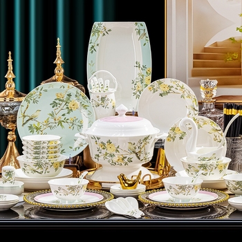 Set de veselă din porțelan cu os, decor sub glazură — boluri și farfurii în stil chinezesc modern