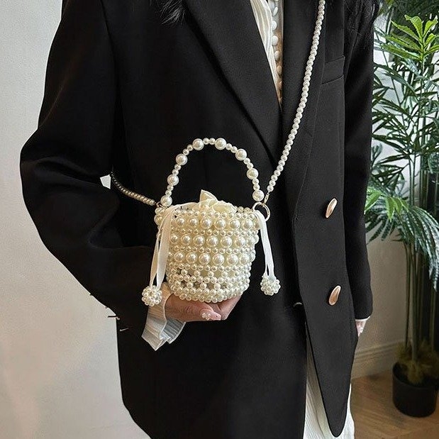 Mala ženska torbica s bisernim pletenjem, svježa i slatka, bucket torba s remenom za crossbody, 2024 moda