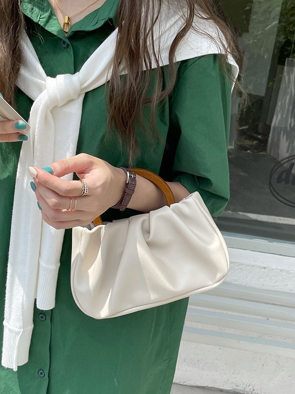Ženska mini crossbody torbica s drškom od drveta, plisirani uzorak oblaka, dumpling stil.