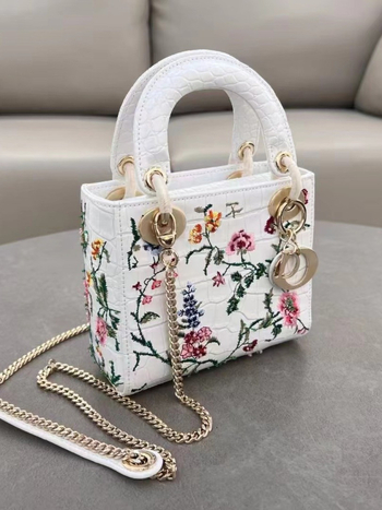 Išivana torbica s cvjetnim uzorkom i perlicama u stilu Princeze Diane, mala lančana crossbody torba s tri pretinca