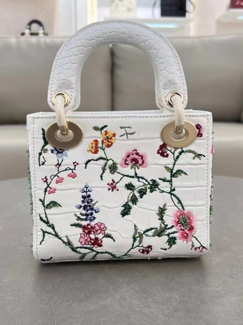Išivana torbica s cvjetnim uzorkom i perlicama u stilu Princeze Diane, mala lančana crossbody torba s tri pretinca
