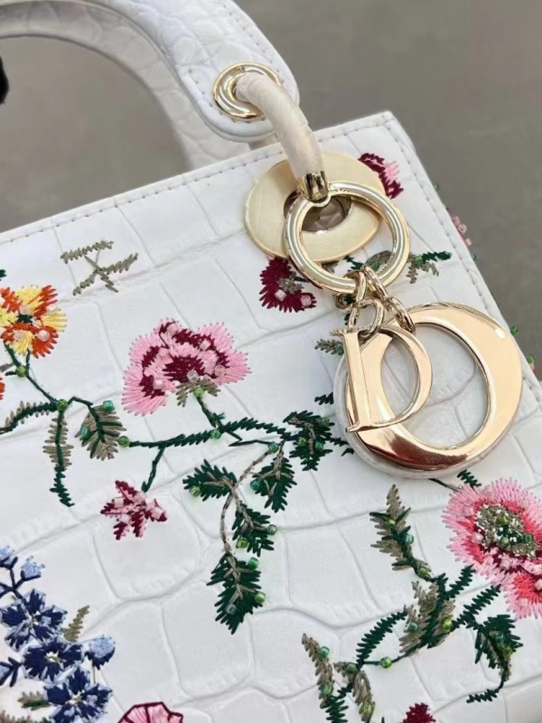 Išivana torbica s cvjetnim uzorkom i perlicama u stilu Princeze Diane, mala lančana crossbody torba s tri pretinca