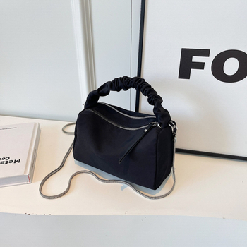 2025 Ženska nylon torba s lancem preko ramena, mala crossbody torba, satenski motiv oblaka