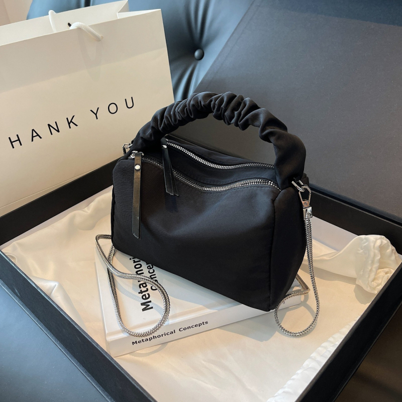 2025 Ženska nylon torba s lancem preko ramena, mala crossbody torba, satenski motiv oblaka