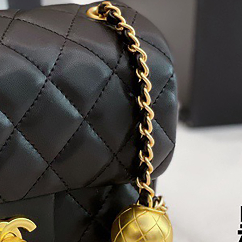 Mini torbica od prave ovčje kože, dijamantno šivanje, lančani remen za rame ili crossbody