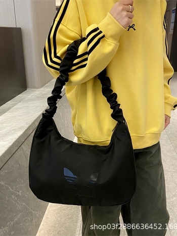 Clover 2025 Nova Cloud torbica s plisiranjem, crossbody za žene, gradski svakodnevni stil