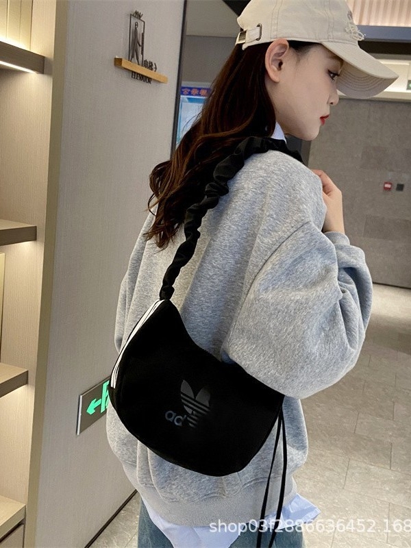 Clover 2025 Nova Cloud torbica s plisiranjem, crossbody za žene, gradski svakodnevni stil