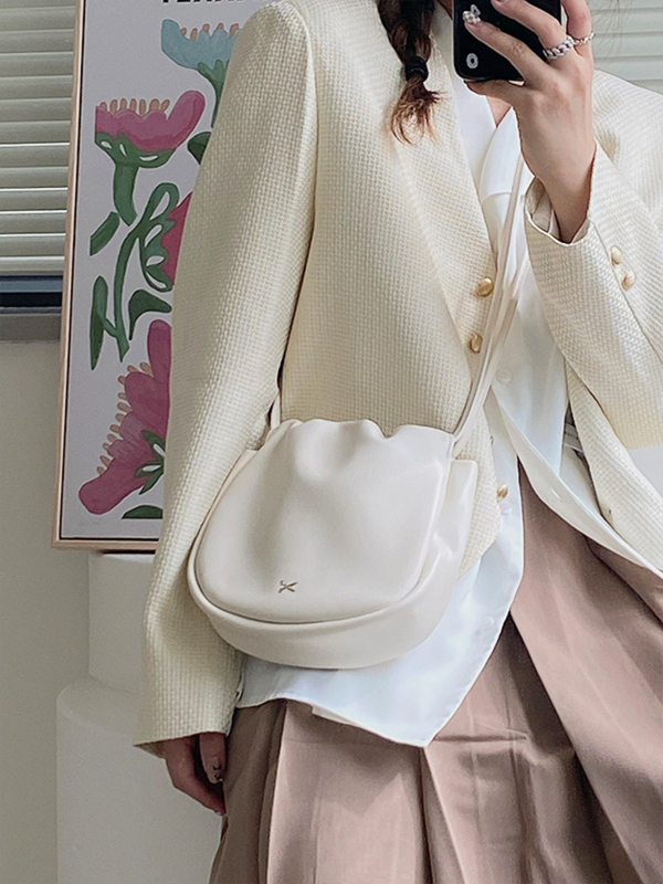 Nova visokokvalitetna plisirana torba u oblaku – minimalistička crossbody torba s velikim kapacitetom