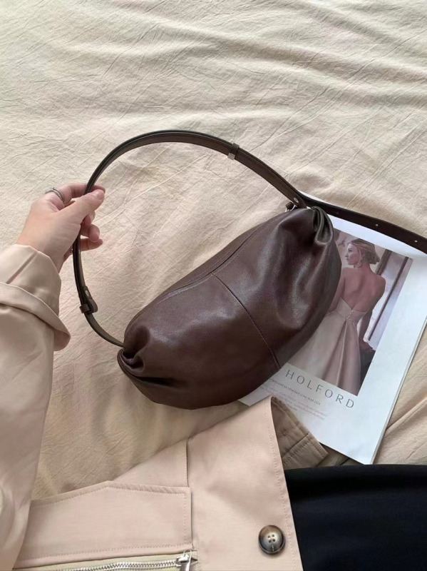 Ženska torbica od prave kože, novi model 2025, mekana koža za nošenje preko tijela, stil Cloud Bag, dumpling torba od kozje kože