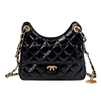 Torba hobo od prave kože s quiltanim uzorkom i lančanim remenom, crossbody, srednje veličine
