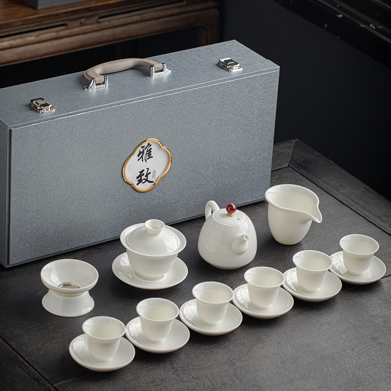 Gongfu teáskészlet fehér porcelánból, testreszabható logóval, ajándékdoboz