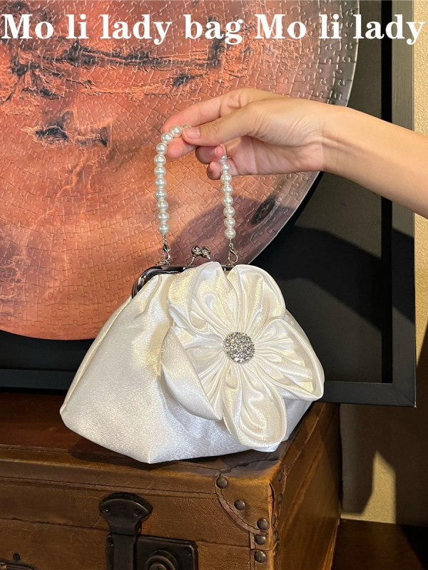 Bijela ženska torbica s perlama i motivom cvijeta s pet lista, Hanfu inspiriran stil dvora, mala vertikalna torbica