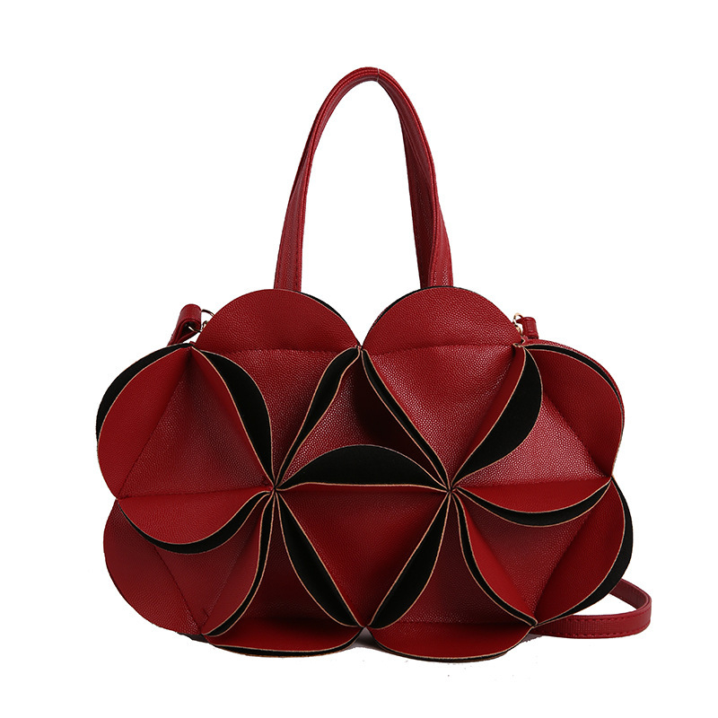 Crvena mini ženska torbica s naramenicom i crossbody remenom, cvjetni uzorak, lagani luksuz