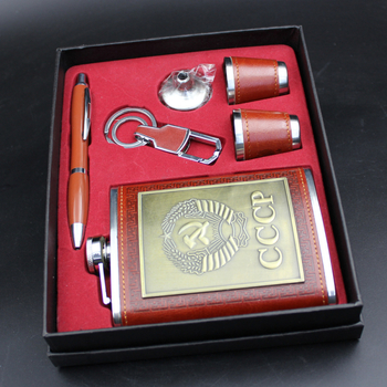 Set cadou cu flacon de buzunar de 8 oz, pahar de vin și pâlnie