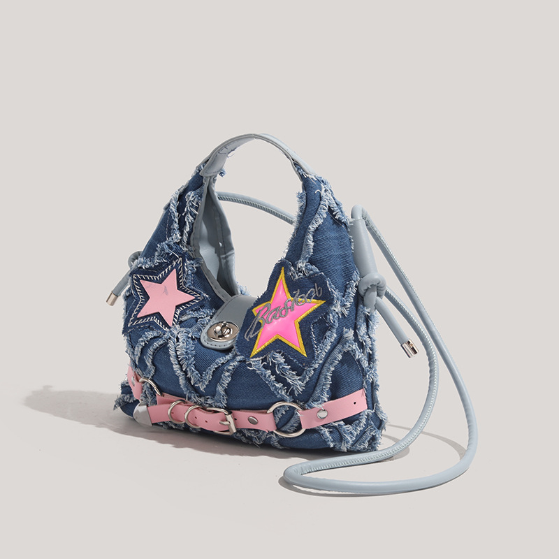 Ženska denim torbica preko ramena u obliku polumjeseca, srednje veličine, uličnog stila, punk detalj s petokrakom zvijezdom