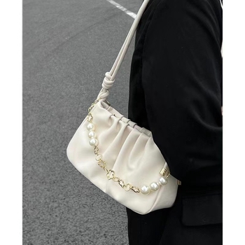 Mala plisirana torbica s dizajnom oblaka, lanac od perli za rame i crossbody nošenje za žene