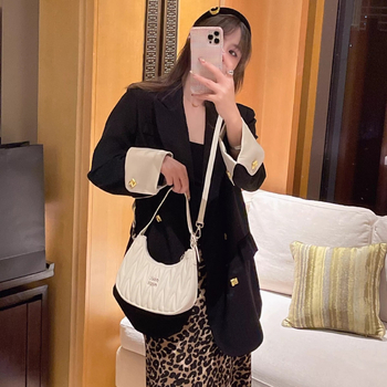 Ženska torbica od prave kože, nježan luksuz s plisiranim detaljima u obliku polumjeseca, za ramena ili crossbody, dvostruki remen, svestran stil