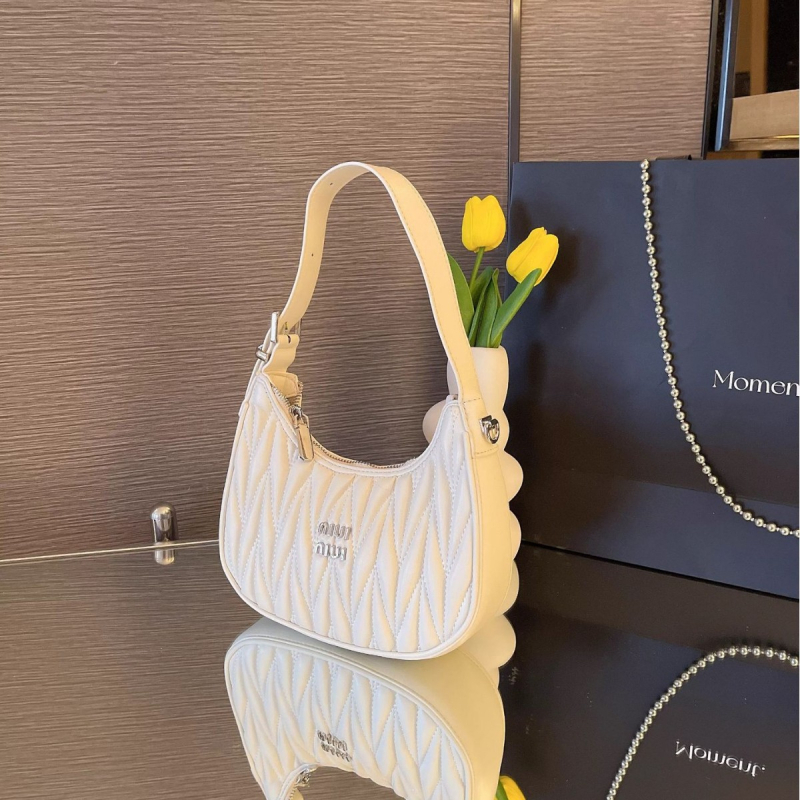 Ženska torbica od prave kože, nježan luksuz s plisiranim detaljima u obliku polumjeseca, za ramena ili crossbody, dvostruki remen, svestran stil