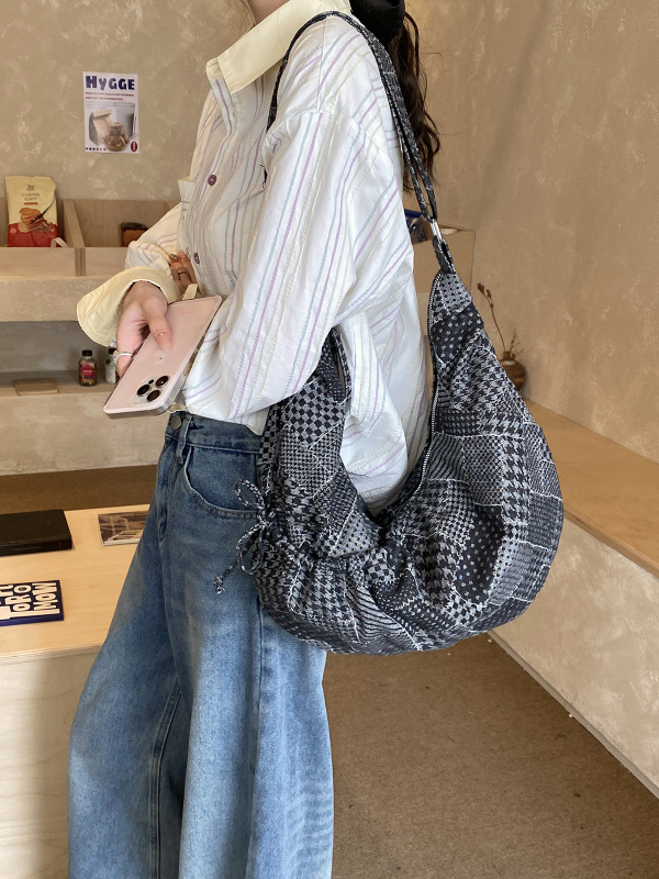 Ženska denim torba za rame s oblikom polumjeseca, korejski retro patchwork, jednostavna svakodnevna crossbody torba