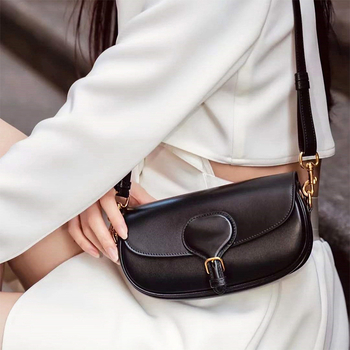 2025 Ženska kožna Saddle torbica s preklopnim poklopcem, jednostavna i svestrana, mala okrugla torbica za rame ili crossbody