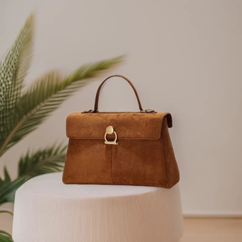 Ženska premijumska velur torba, nišnog retro dizajna, crossbody torba za svakodnevnu uporabu.