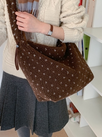 Ženska tote torba od vunene tkanine, korejski stil, velika zapremina, gradski svakodnevni stil, nošenje preko ramena ili crossbody