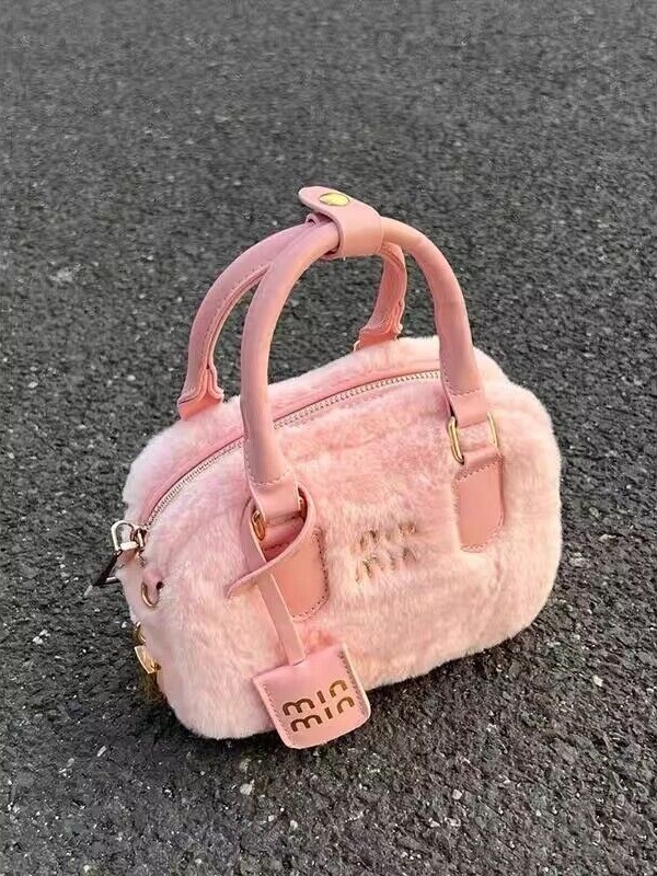 2026 jesen-zima luksuzna ženska futrzasta torba, slatka pliš torba, Boston crossbody torba