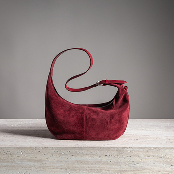 Torba preko ramena od prave kože, dumpling stil, mat finiš od velura, ženska crossbody torba, vintage inspiracija 2025