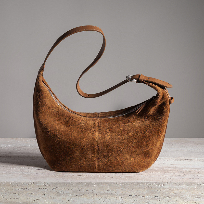 Torba preko ramena od prave kože, dumpling stil, mat finiš od velura, ženska crossbody torba, vintage inspiracija 2025