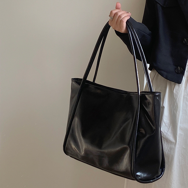 Ženska torba velikog kapaciteta, 2025 nova tekstura, crna, butik stil, svakodnevna torba za rame, kvadratnog oblika tote, s jednom remenom