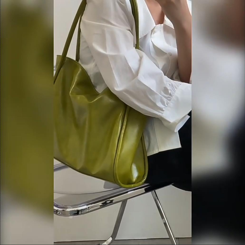 Ženska torba velikog kapaciteta, 2025 nova tekstura, crna, butik stil, svakodnevna torba za rame, kvadratnog oblika tote, s jednom remenom