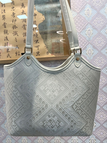 Silver Feather Moonlight - bijela Guangxi Zhuang brokat U-oblik tote torba za žene, torba za rame u kineskom stilu, 5610F2