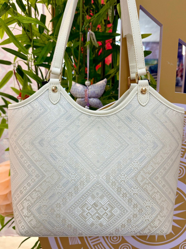 Silver Feather Moonlight - bijela Guangxi Zhuang brokat U-oblik tote torba za žene, torba za rame u kineskom stilu, 5610F2