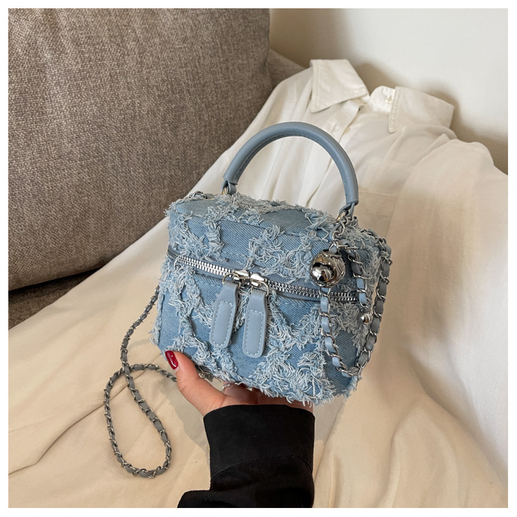Moderna kvadratna torbica za žene, novi model 2024., PU koža s lančanim remenom, casual crossbody torba