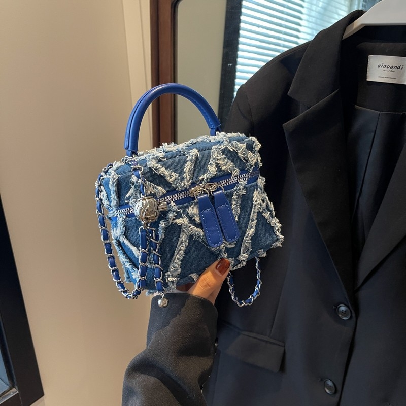 Moderna kvadratna torbica za žene, novi model 2024., PU koža s lančanim remenom, casual crossbody torba