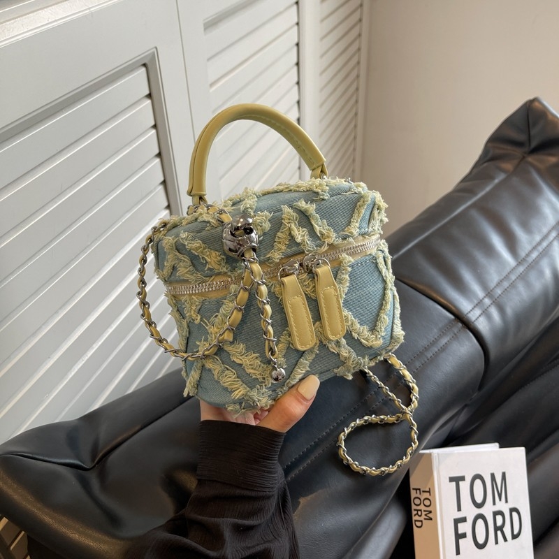 Moderna kvadratna torbica za žene, novi model 2024., PU koža s lančanim remenom, casual crossbody torba