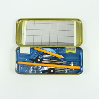 13-djelni školski set: kružilo, metalni matematički set, ravnalo i olovke