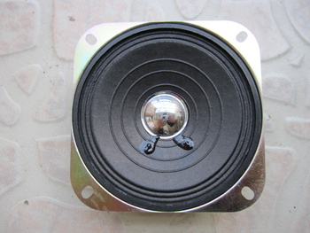 Četverokutni 4-inčni zvučnik za radio, 4 Ω, 5 W, crni magnet, srebrni kapak