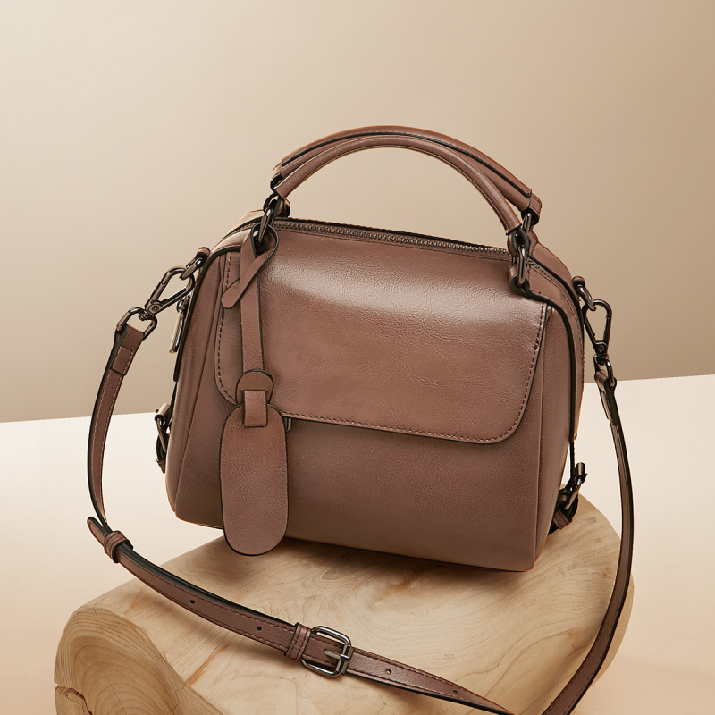 Ženska torba Boston, novi model za proljeće–ljeto 2025, svestrana crossbody torba i dnevna torba.
