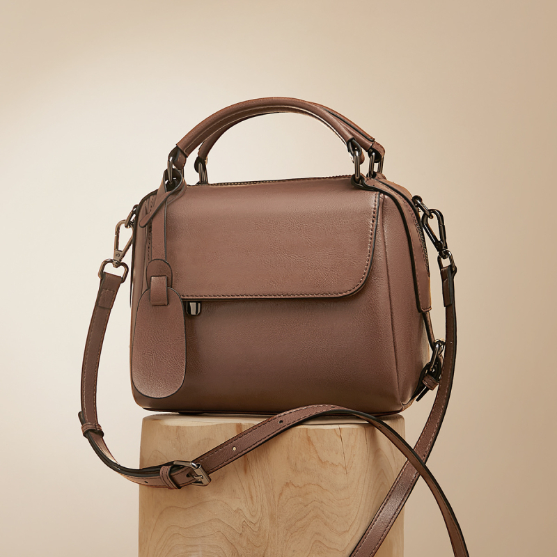 Ženska torba Boston, novi model za proljeće–ljeto 2025, svestrana crossbody torba i dnevna torba.
