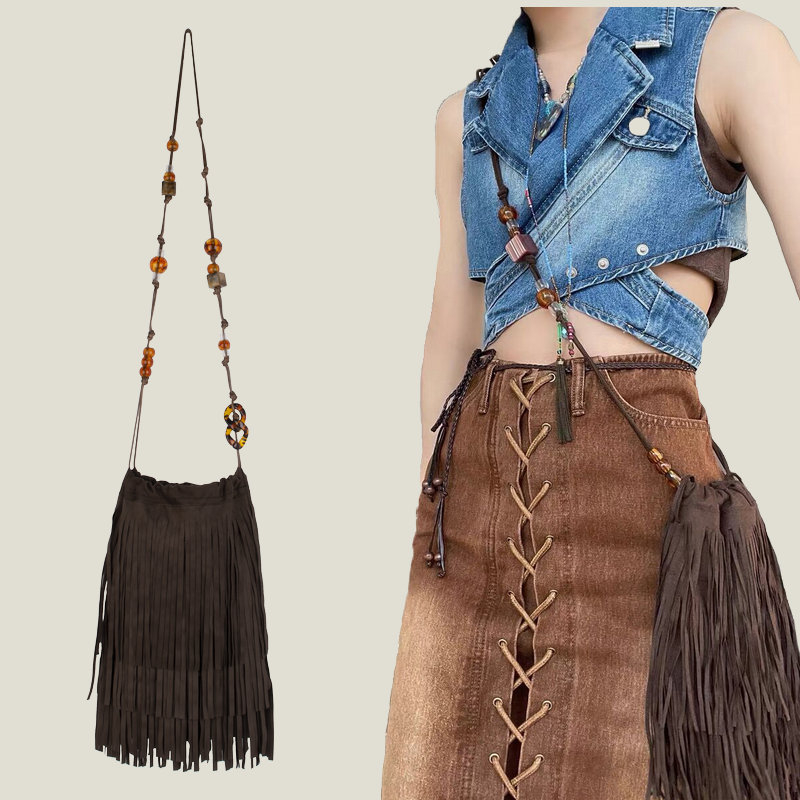 Ženska crossbody torba u retro stilu sa šnira, resicama i perlicama, originalni dizajn