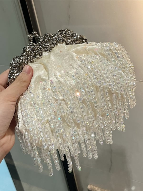 Torba s perlicama i resicama, metalni okvir, satenska mala crossbody torbica s perlama